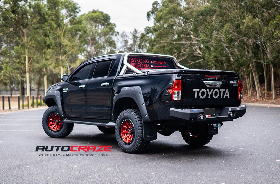 TOYOTA HILUX N80 4WD COVERT CANDY RED BLACK LIP